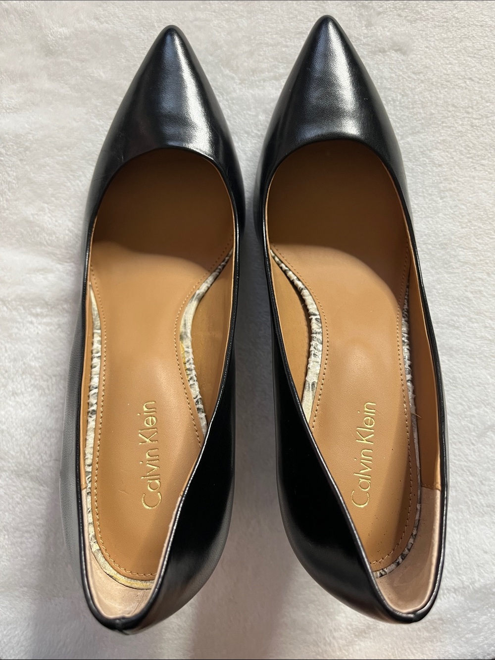 Calvin Klein size 7 Stiletto Pumps w/ Textured Snake pattern heel - Picture 4 of 11